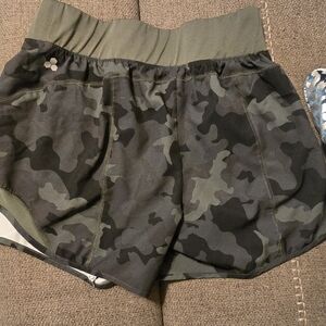 Tek Gear Women's Green Camo Athletic Shorts